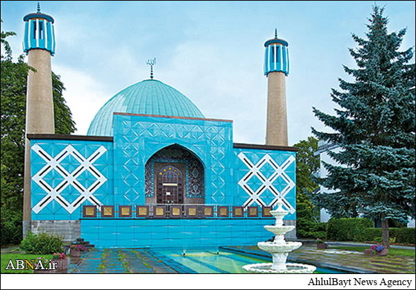 بزرگداشت روزی که «روز درهای باز مساجد» نام گرفته است